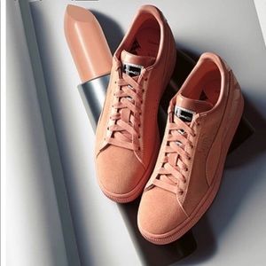 MAC COSMETICS PUMA LE WITH MATCHING LIPSTICK